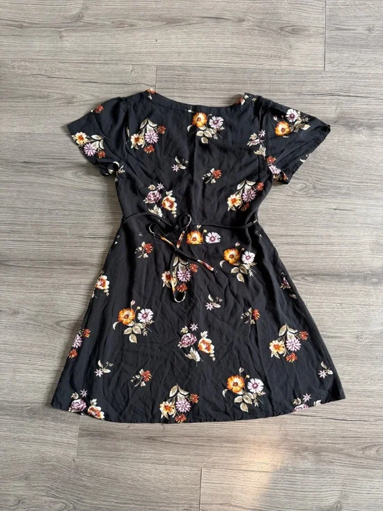 Abercrombie & Fitch Floral Mini Dress Black Button Front Size Small - Picture 2 of 4